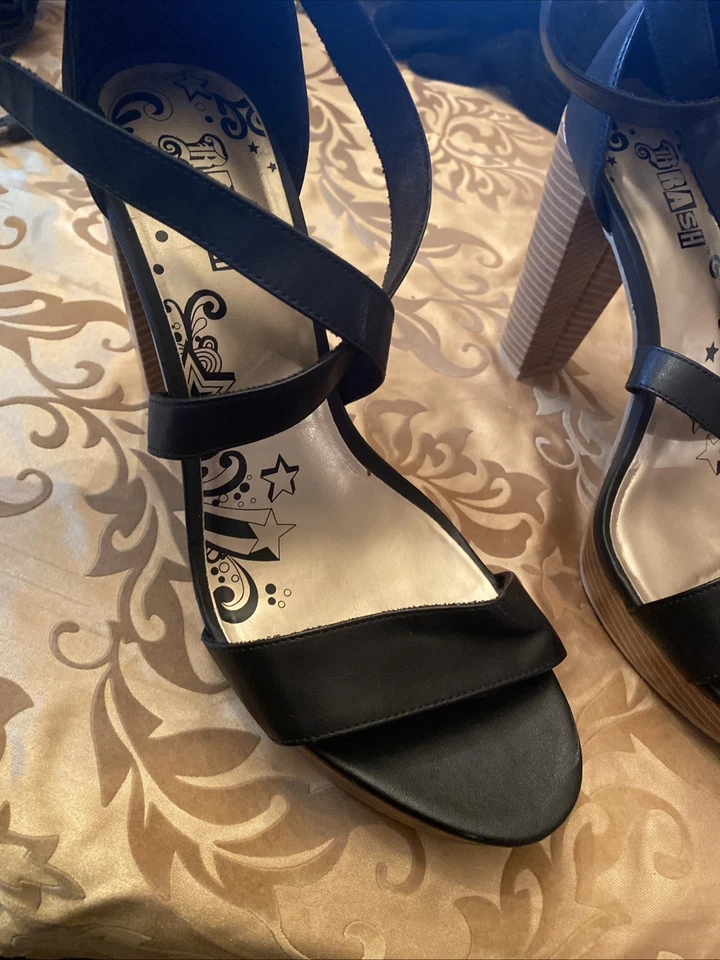Brash - Tacones altos negros con tiras elegantes talla 10 - Usados en excelente estado - Sin caja - Clásicos Foto 3 de 4
