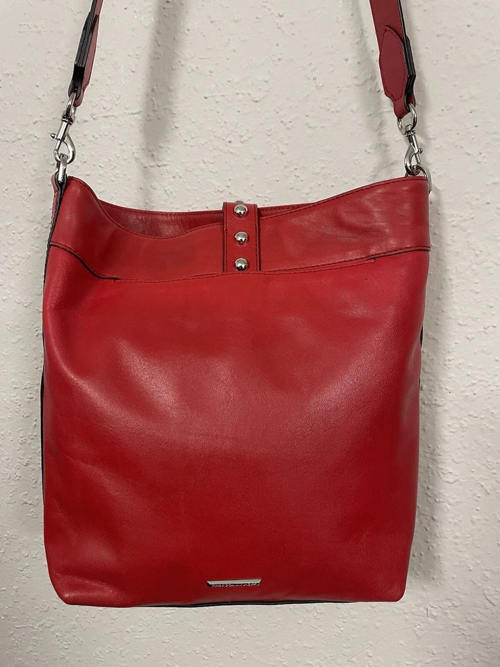 Bandolera de cuero roja Rebecca Minkoff tachuelas plateadas vaquera occidental boho hippie Foto 4 de 4