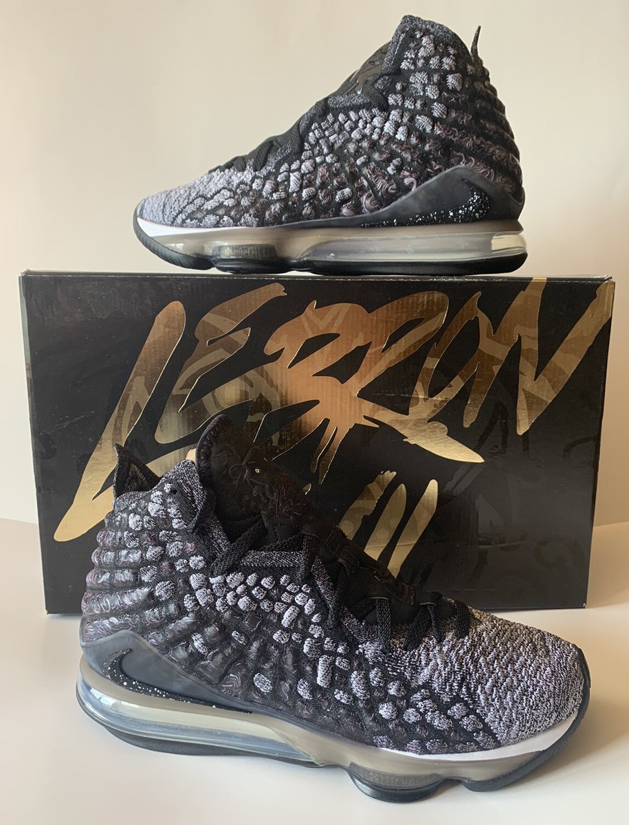Nike LeBron XVII Oreo, Men display picture 2