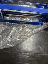 Newborn VR400-XSP Dual Component Manual Epoxy Applicator Blue 26:1 Thrust