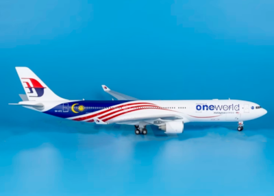 1:200 32CM JC Wings Malaysia Airlines AIRBUS A330-300 Airplane