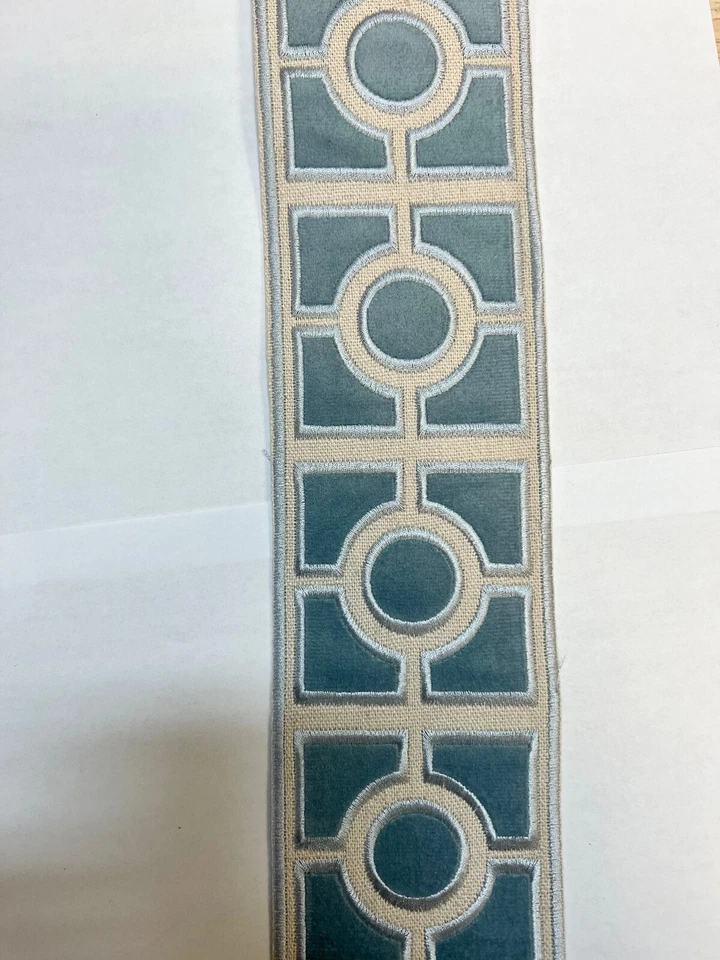Borde geométrico 3,5" de ancho. Terciopelo azul con cuadrados/círculos beige. Para cortina Foto 2 de 2