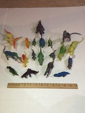 Dinosaur Toys/Figures Lot of 19 Action Figures. Many Different Types And Sizes