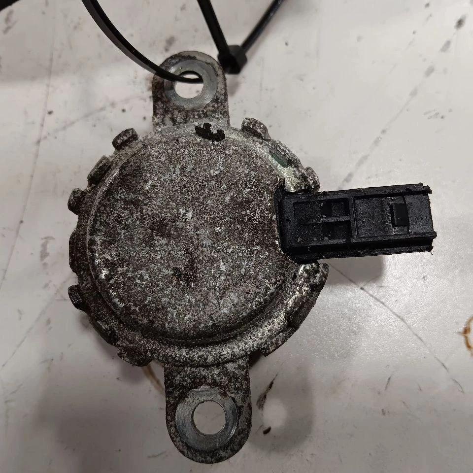 Subaru Outback Legacy Variable Timing Gear Oil Control Valve Solenoid Cylinder H - Image 2 of 4