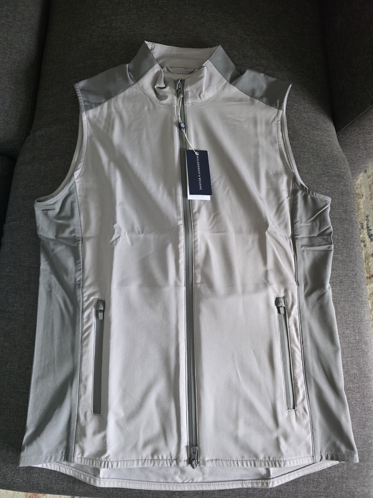 NWT Holderness & Bourne The Hayes Vest Gray Golf Performance Mens S