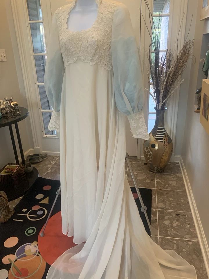 Exquisite, VintageWedding Gown by New York/Boston House of Bianchi Stunning - Image 3 of 4