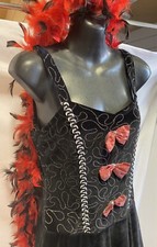 Foto Dell'organizzazione Di Bella Donna Nel Vesto Di Fantasia Con Il Cappuccio Image69683333 Foto Dell'organizzazione Di Bella Donna Nel Vesto Di Fantasia Con Il Cappuccio Image69683333