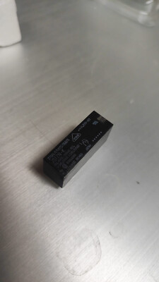 JS12N-K  JS12NK  Relais 1xU 8A 12V 2350R FUJITSU TAKAMISAWA