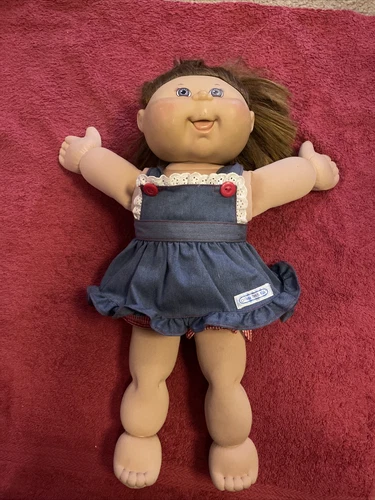 Vintage 2004 Cabbage Patch Kids Baby Doll Brown Hair Blue Eyes Smile CPK