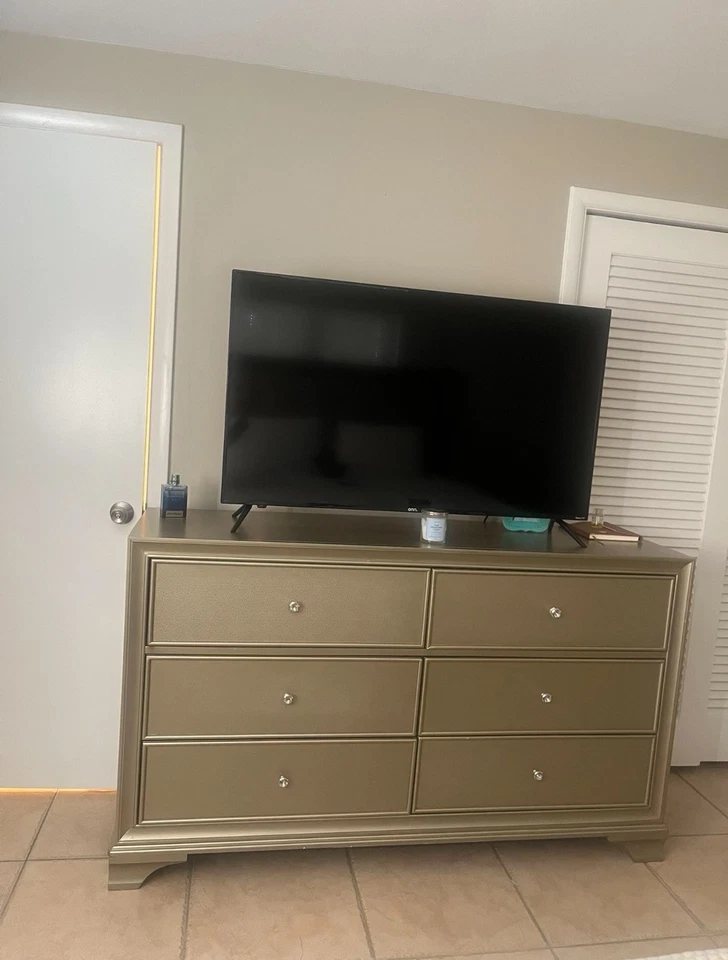 King Size Bedroom Set - Image 2 of 2