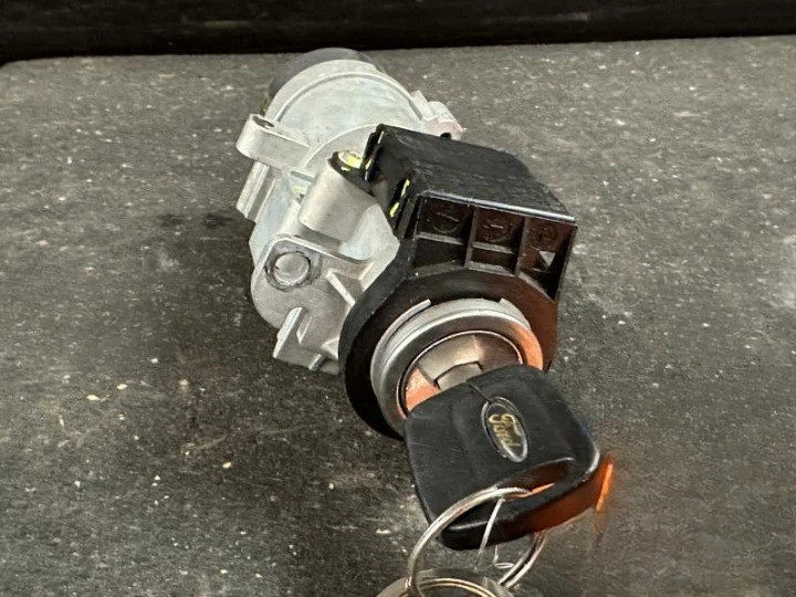 Оригинальный выключатель зажигания для Ford Thunderbird 2002-2005 годов выпуска без корпуса цилиндра - Изображение 4 из 4