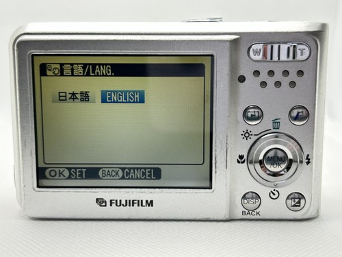 [TOP] Fujifilm FinePix F30 kompakte Digitalkamera 6,3MP silber aus Japan - Bild 21 von 22