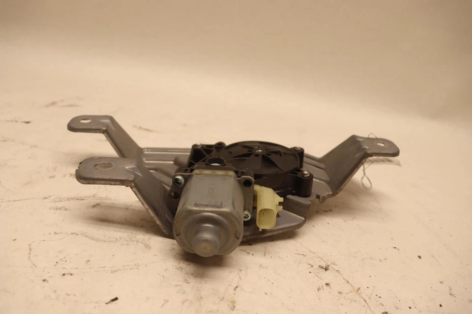 Chevrolet Silverado 1500 2014-2019 maletero trasero derecho ventana de carga regulador motor OEM Foto 4 de 4