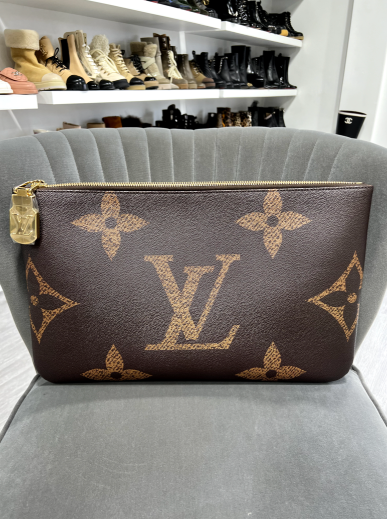 ⭐️Louis Vuitton ダークブラウン ポーチ⭐️ Louis Vuitton Pochette Clés XL Giant Key Pouch Monogram Brown