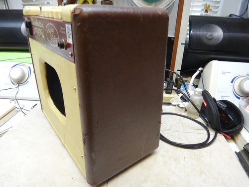DANELECTRO - NIFTY FIFTY COMBO GUITAR AMPLIFIER - Picture 5 of 17