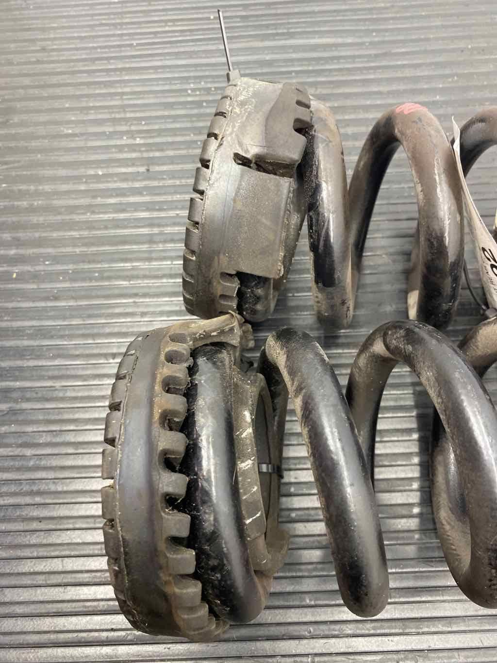 2014 - 2020 MASERATI GHIBLI OEM LEFT & RIGHT REAR COIL SPRING SET (2) *57K*