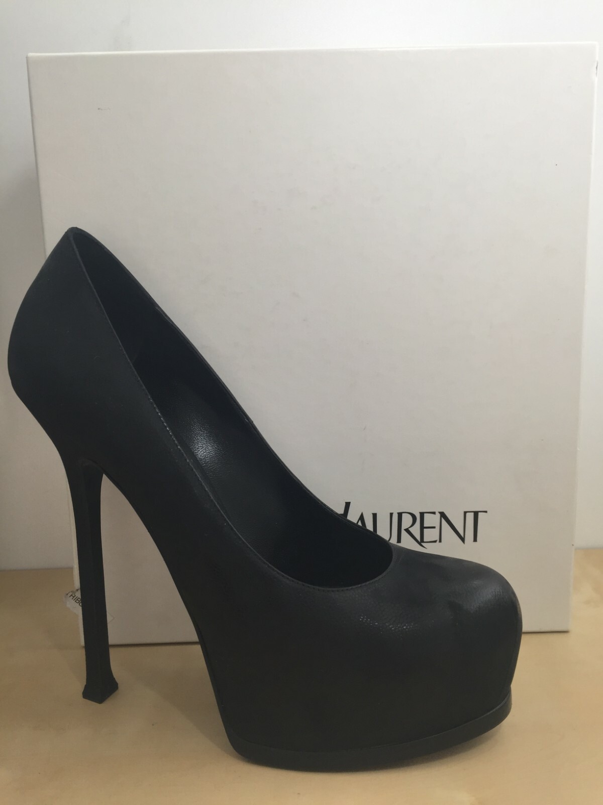 Scarpa nuova con scatola YSL Yves Saint Laurent in pelle nera omaggio due pompe EUR 40 US 9 5