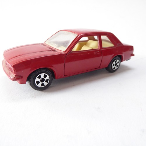 Opel Ascona 1:43 - Guitoy  ohne OVP # 1858 - Afbeelding 1 van 4