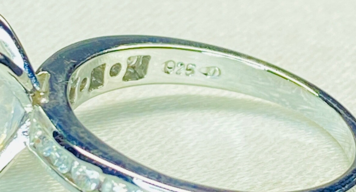 Gorgeous Solitaire Silvertone Rectangle Ring Pave… - image 4