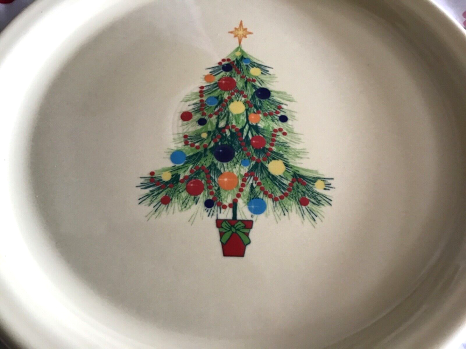 Fiesta Fiestaware Christmas Tree Ivory 9 Inch Luncheon Bistro Plate EUC
