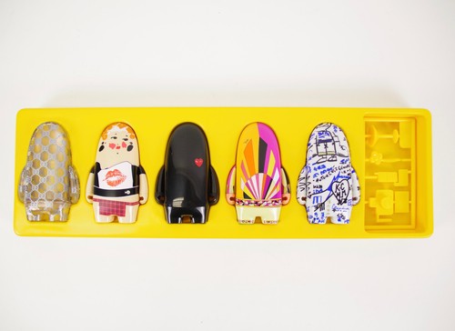 Visionaire 45 - More Toys - Kidrobot Designer Toys Yellow - Numbered 217 of 4000 - Picture 2 of 5