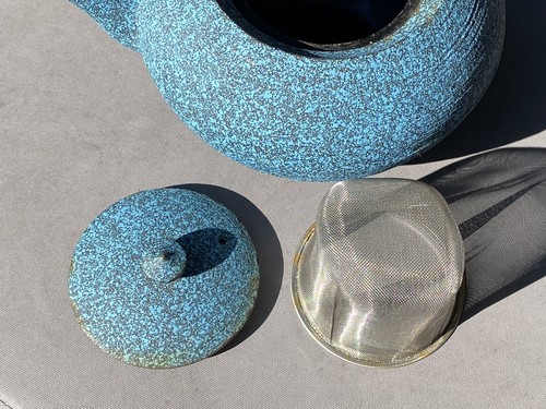 Tetera japonesa Tetsukyusu de hierro fundido Teavana con infusor y calentador azul y negro - Imagen 7 de 13