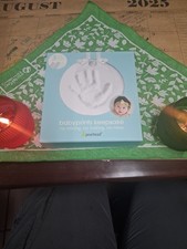 Pearhead Newborn -Clay babyprint kit  4   milestone discs from 1-12 Months