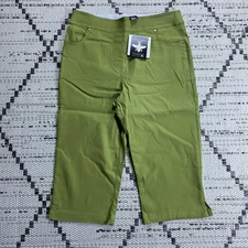 Antthony Women’s Green Crop Pants Sz: M NWT