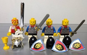 LEGO 6044 Royal King's Carriage Flag Shield Sword Royal Knight Minifigs