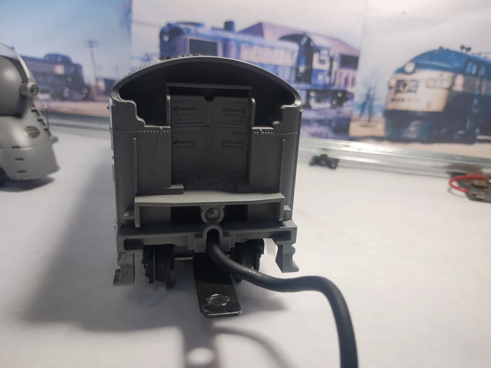 Rail King #RK-1113LP New York Central 4-6-4 Dreyfuss Hudson - Image 4 of 4