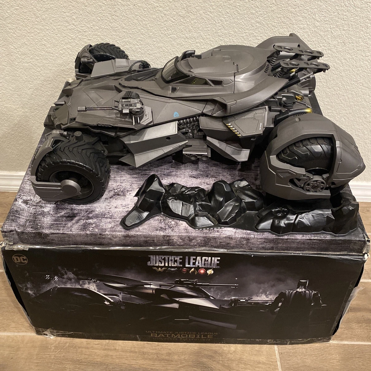 Ultimate justice hotsell league batmobile