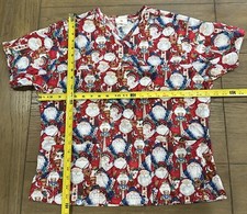 PEACHES Scrub Top Christmas Norwegian Santas Bears Red Blue V Neck Women's M
