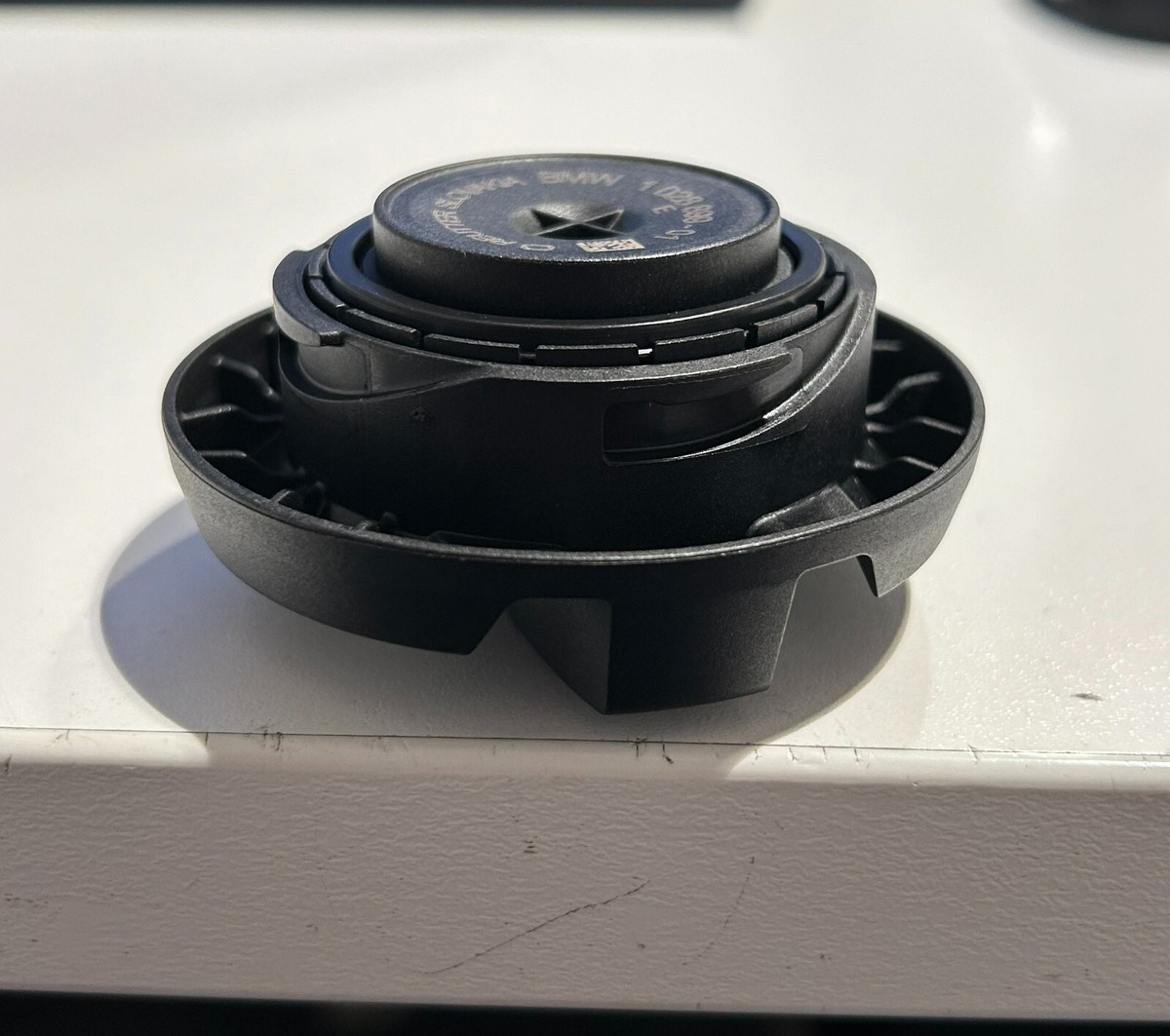 BMW Genuine 1 2 3 4 5 6 7 8 Series Z4 Oil Filler Cap Cover 