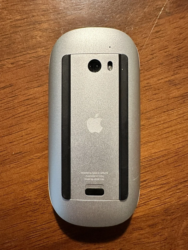 Apple A1314 & A1296 Wireless Keyboard and Mouse Combo - White (1st Generation) - Image 2 of 4