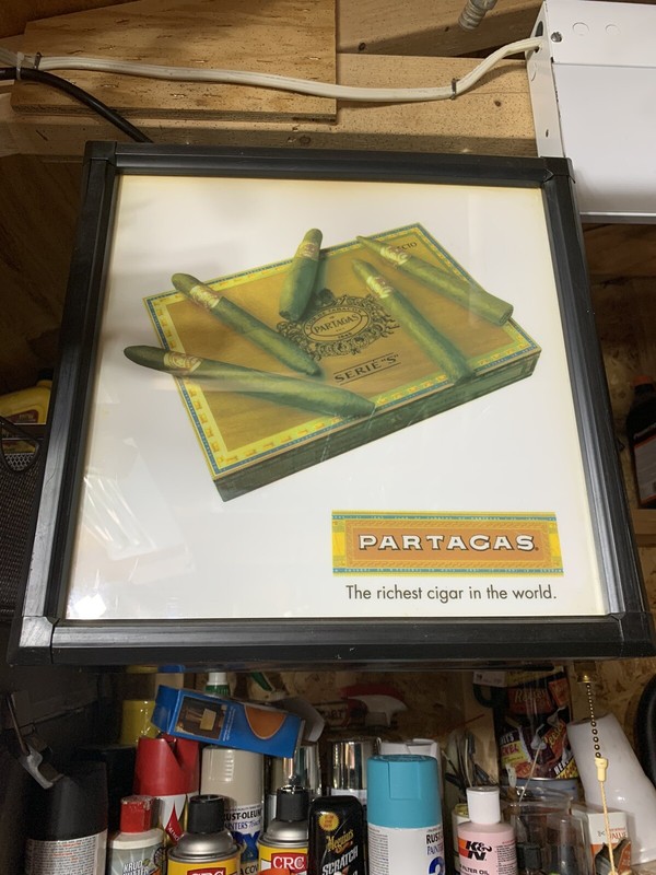 patargas cigar lighted sign