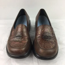Dansko Mandolin Embossed Gold brown Floral Clogs Nursing Shoes Womens 38 7.5-8