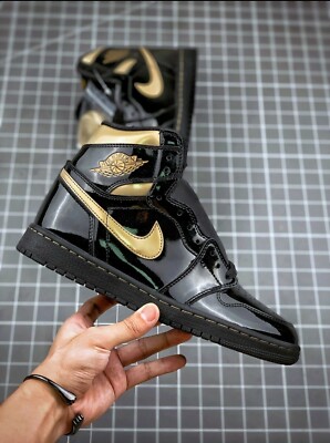 NIKE Air Jordan 1 ベージュ/ブラック Nike Air Jordan 1 Mid GS Black Metallic Gold White BQ6931
