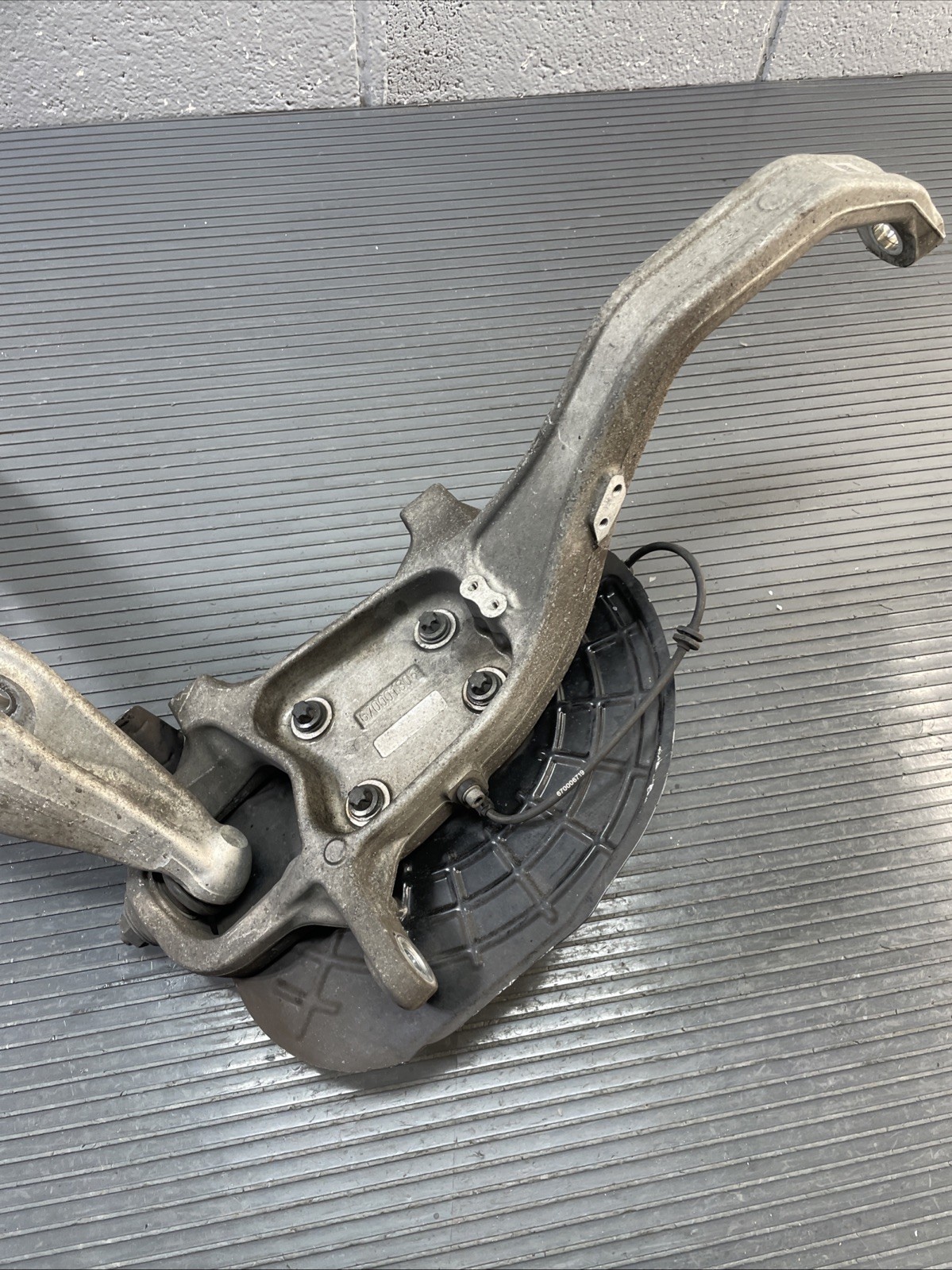 2013-2024 Maserati Ghibli M157 3.0L RWD Front Right Steering Knuckle 82K Mil OEM