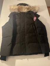 canada goose jacket men medium