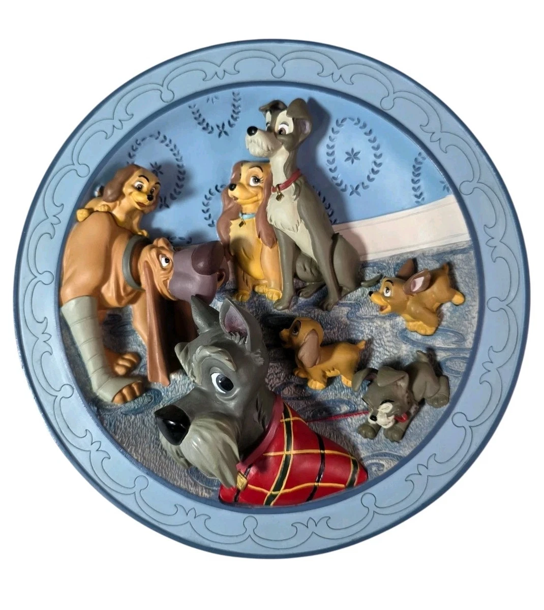 LADY AND THE TRAMP ディズニー　皿　シリアルナンバー入り Lady and the Tramp Plate Indiana Disney Plates 1968-Now for sale
