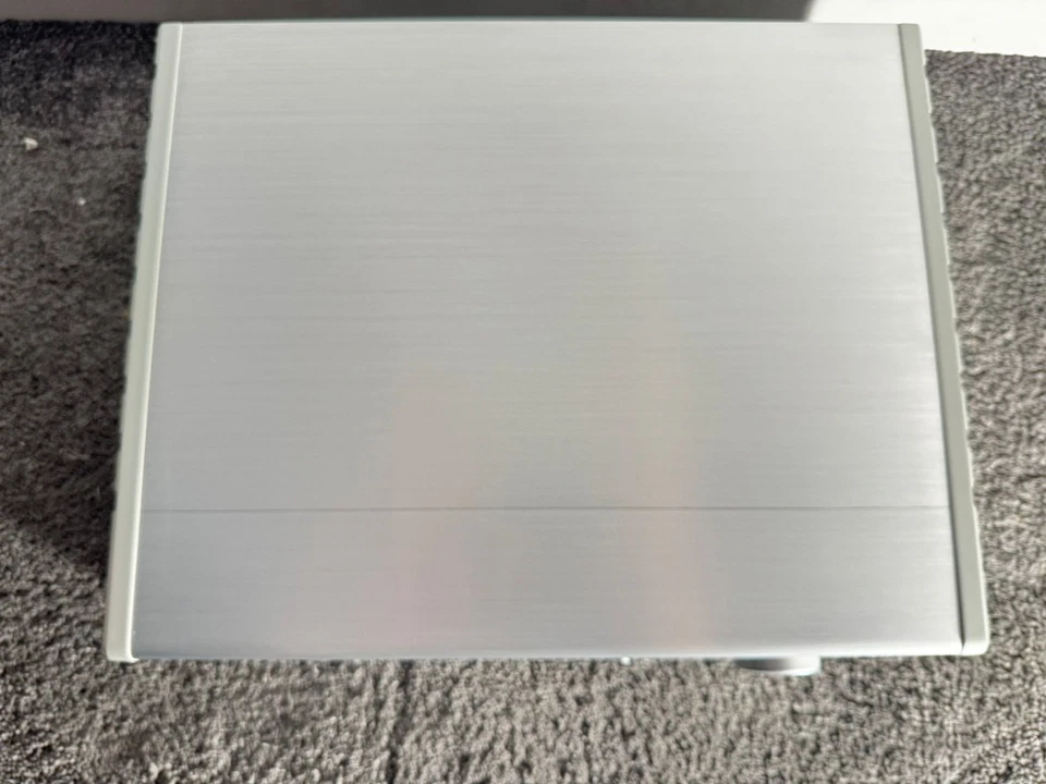 T+A T + A PA 1000 E PA1000 E High End Vollverstärker in silber aus 2016 - Bild 4 von 4