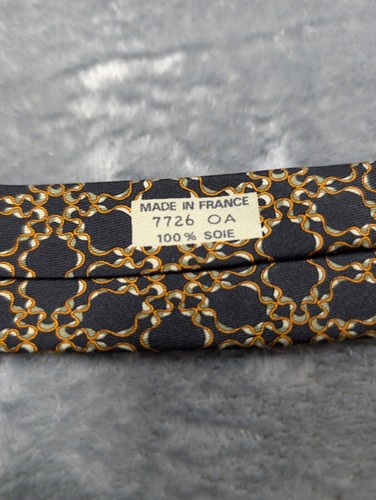 Corbata vintage Hermes Paris dorada negra 100 % seda geométrica - Imagen 4 de 4