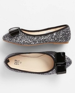 black flats size 3