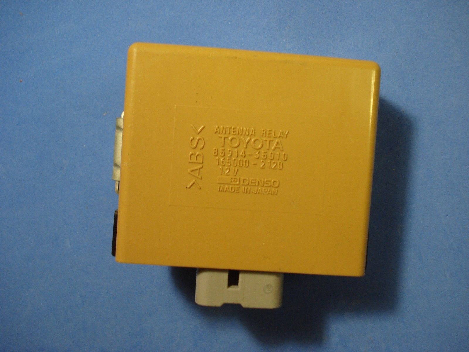 19962002 Toyota 4runner Antenna Relay Module 8591435010 OEM eBay