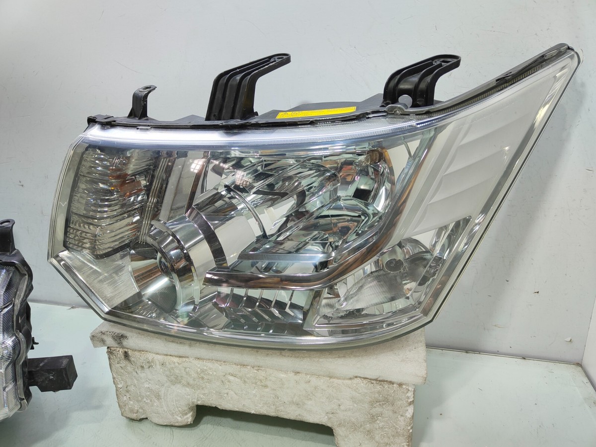 三菱 デリカD:5 D5 CV5W HID ヘッドライト 100-87918 三菱 デリカD:5 D5 純正 HID ヘッドライト 100-87918 - メルカリ