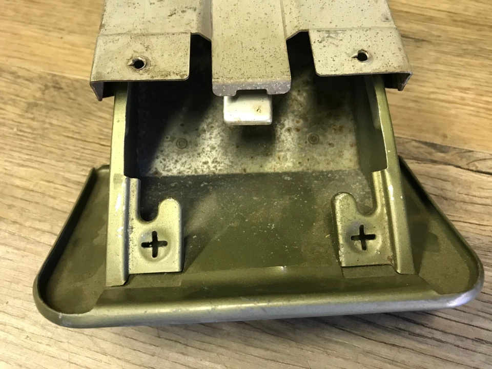 Pontiac GTO BEAUMONT 1968 68 usado tablero GM CENICERO (verde) OEM Foto 2 de 3