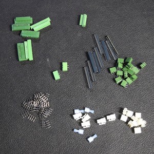 Lot-of-Various-Connectors-A97