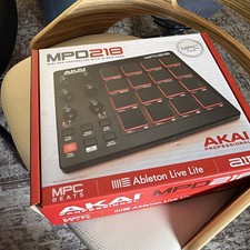 Akai Professional MPD218 MIDI Pad Controller ...