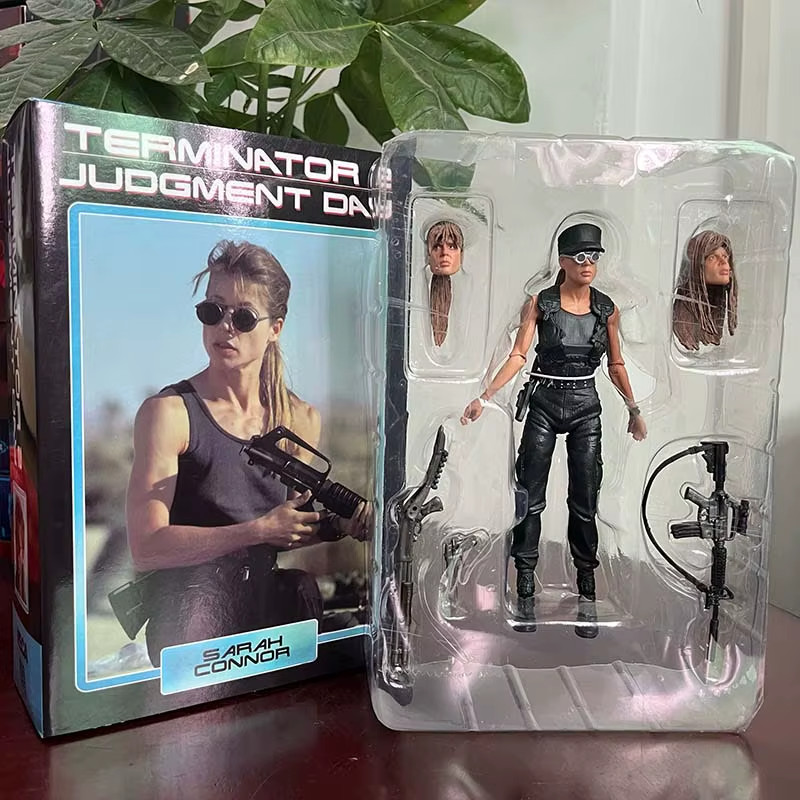 Figurine Terminator 2 T-800 Sarah Connor NECA 18cm PVC statuette articul&eacute;e film de collection
