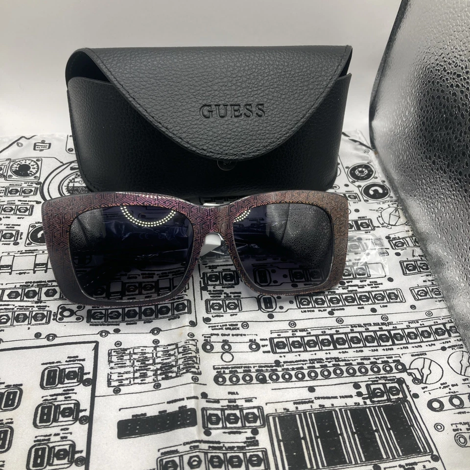 Очки солнцезащитные GUESS GU 7890 градиентная дымчатая оправа синие линзы - Изображение 3 из 4